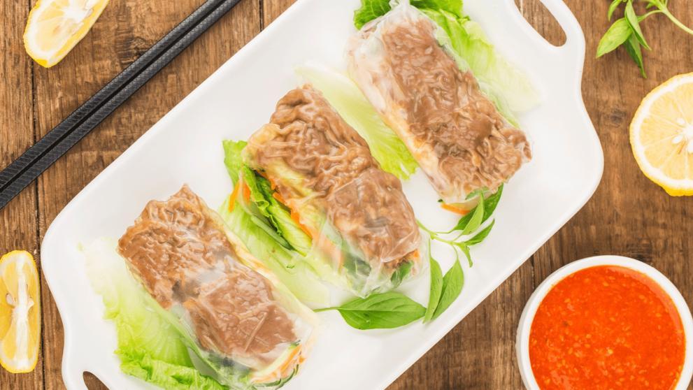 Rouleaux de salade de bœuf thaï  Rouleaux de salade de bœuf thaï